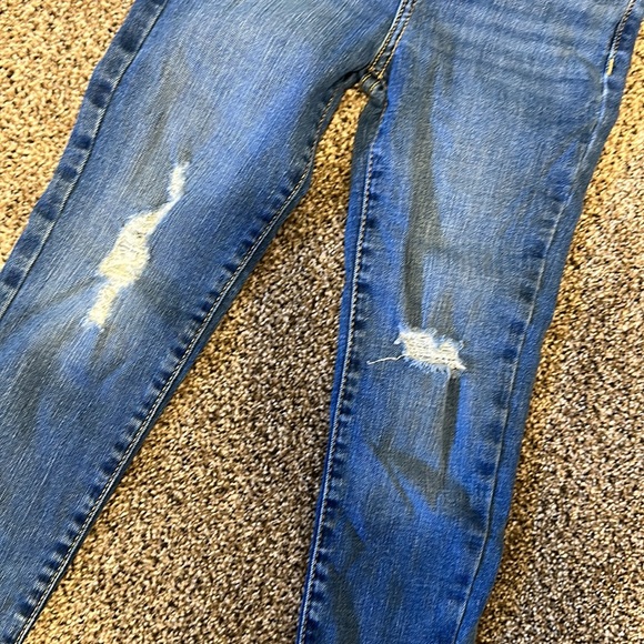Distressed skinny jeans - Picture 4 of 5